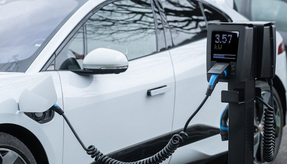 5 Reasons Why Electric Vehicles Will Dominate the Roads by 2027