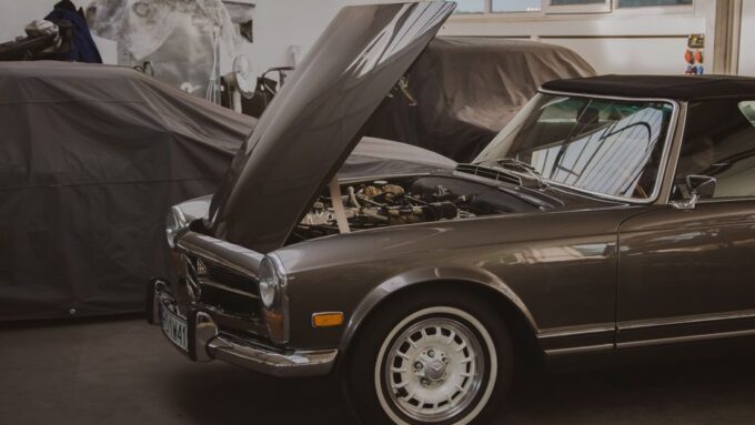 The Return of the Analog: Why Classic Cars Are Back in Vogue in 2026