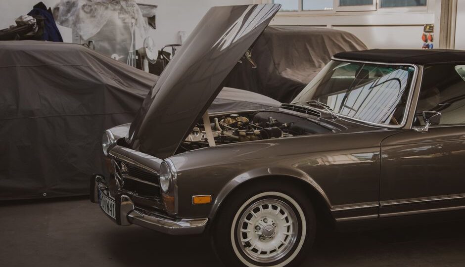The Return of the Analog: Why Classic Cars Are Back in Vogue in 2026