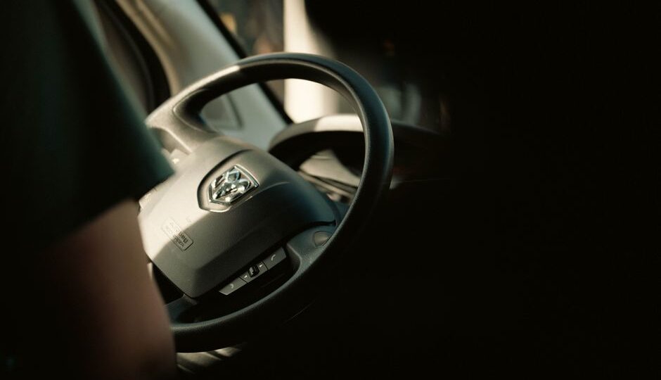 Embracing the Silence: Why the Quiet Cabin is the Ultimate Luxury in Cars of 2026